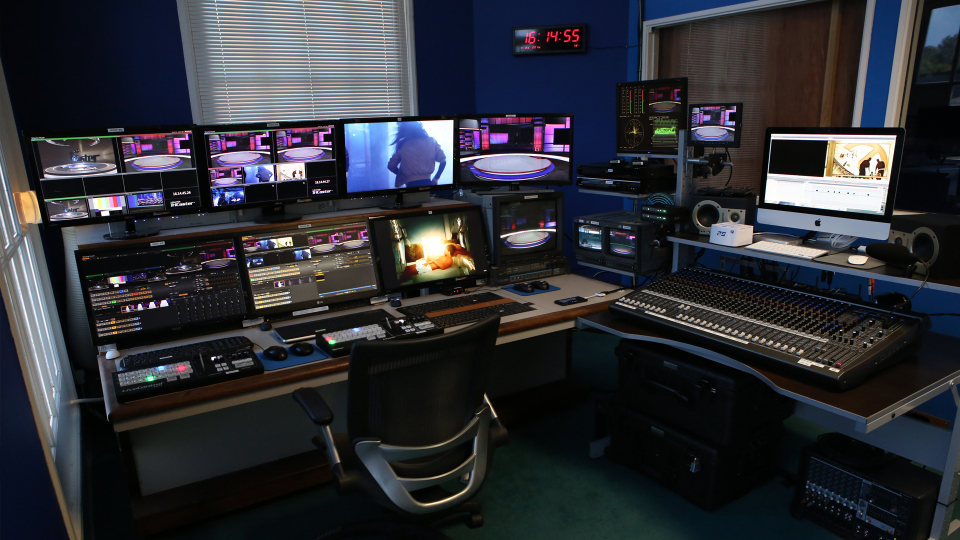 Ryan Pictures background image