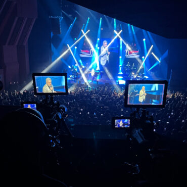 Live 06